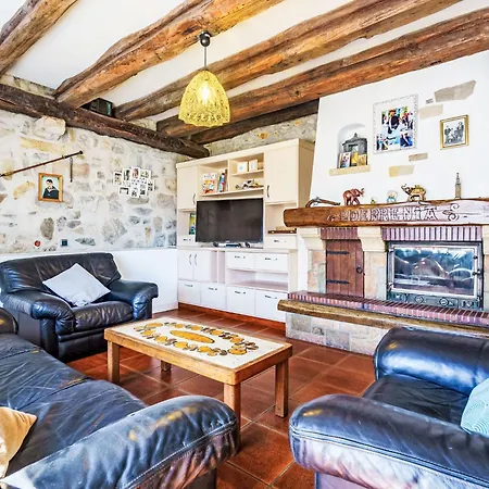 Ederrenea By Interhome